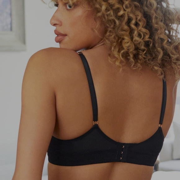 Savage X Fenty Nothin' But Net Plunge Bra - Picture 2 of 8